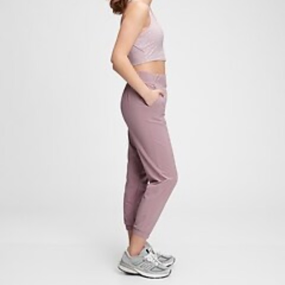 Gap Runaround Everstretch Joggers - Picture 1 of 8